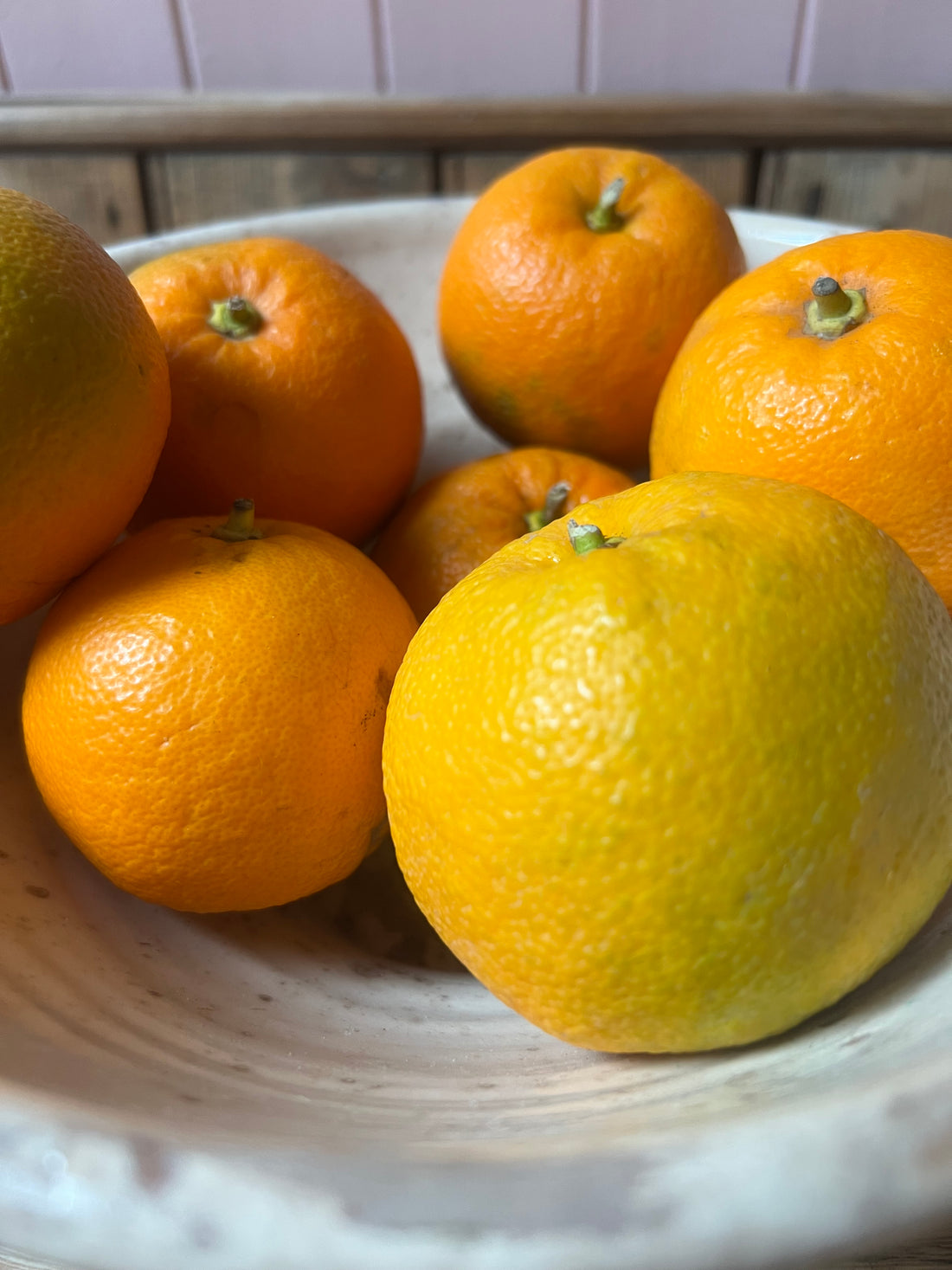 Oranges in a white bowl 
